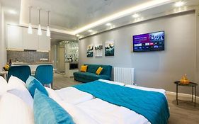 Crystal Deluxe, Four Seasons F2, New Gudauri